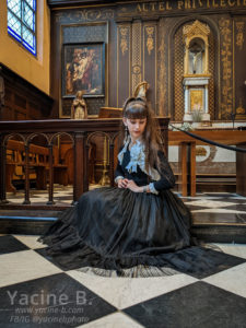 Yumi assise - Gothic Lolita - Art du Noir - Hermitage Gantois #3